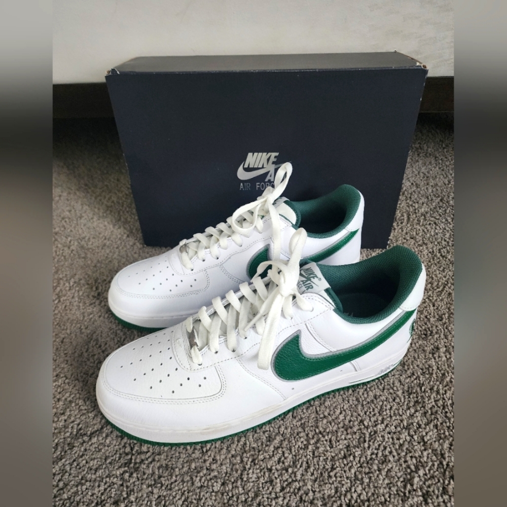 Airforce 1 low - Picture 1 of 15